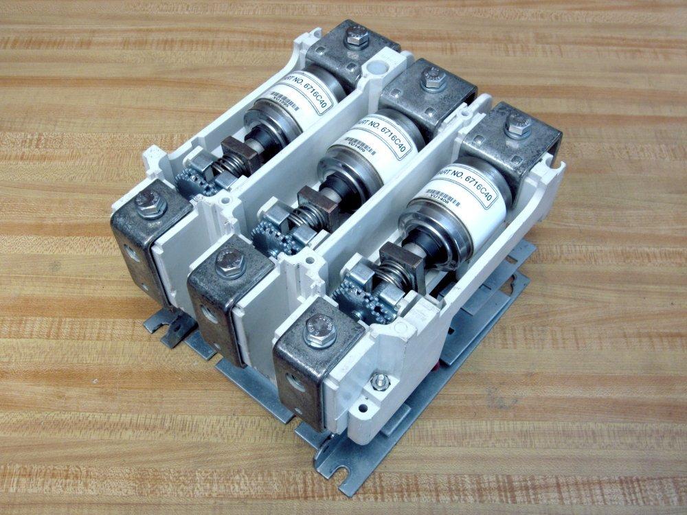 Eaton special purpose non-reversing vacuum contactor, 320A, 110-120V coil, Removable Line and Load Lugs