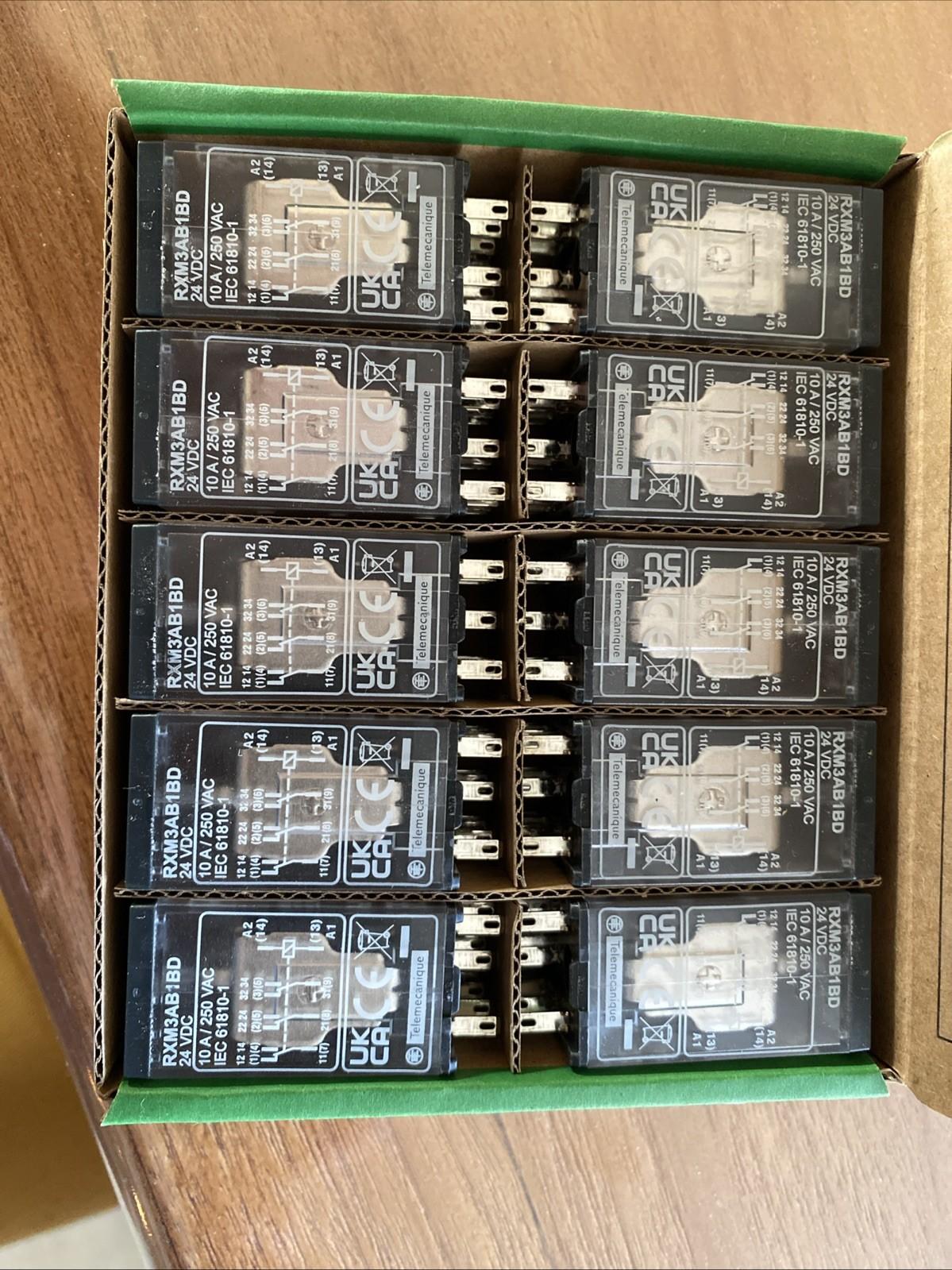 miniature plug in relay, Harmony Electromechanical Relays, 10A, 3CO, lockable test but to n, 24V DC