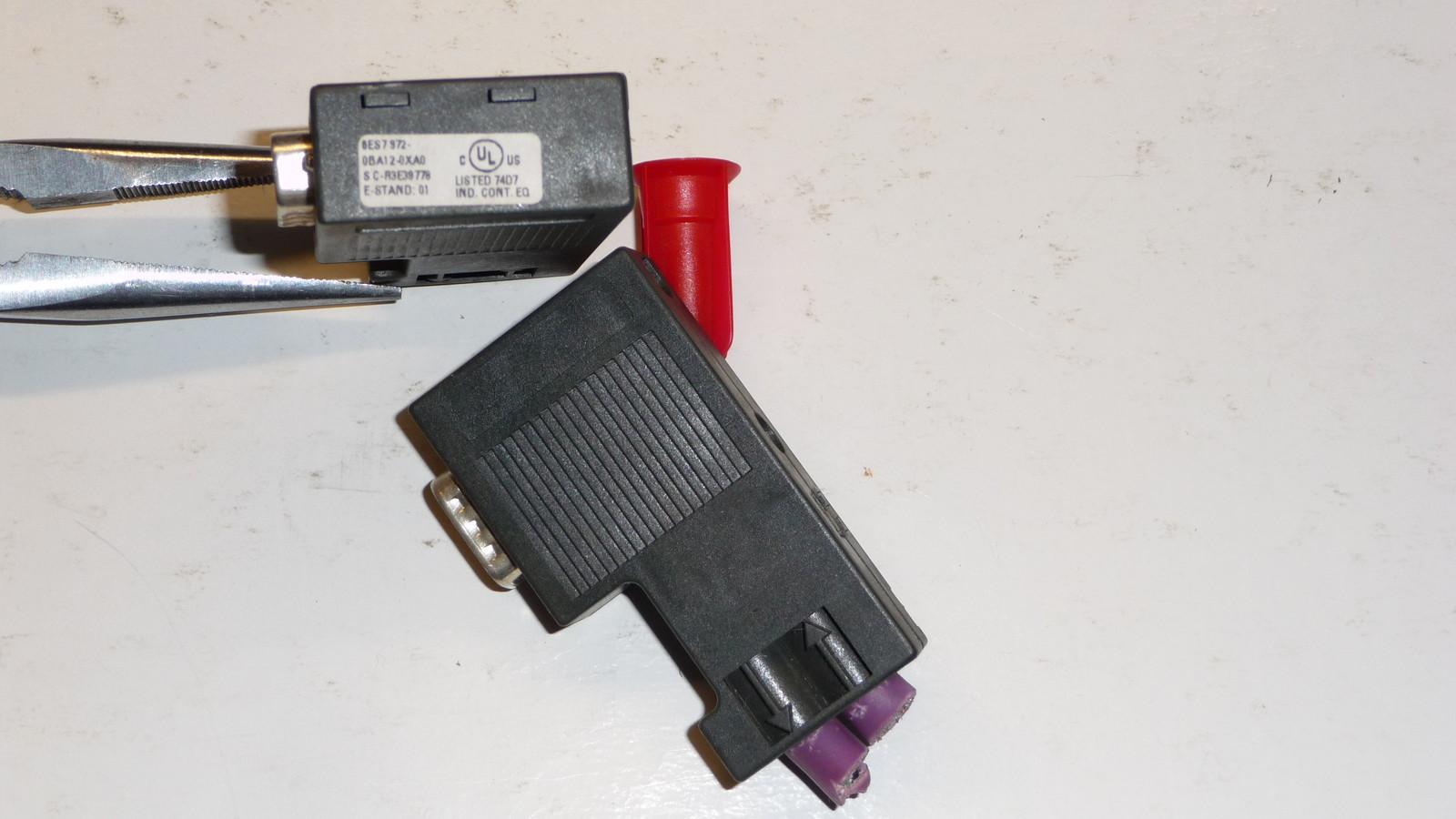 CONN PLUG FOR PROFIBUS 12Mbits/90deg cab