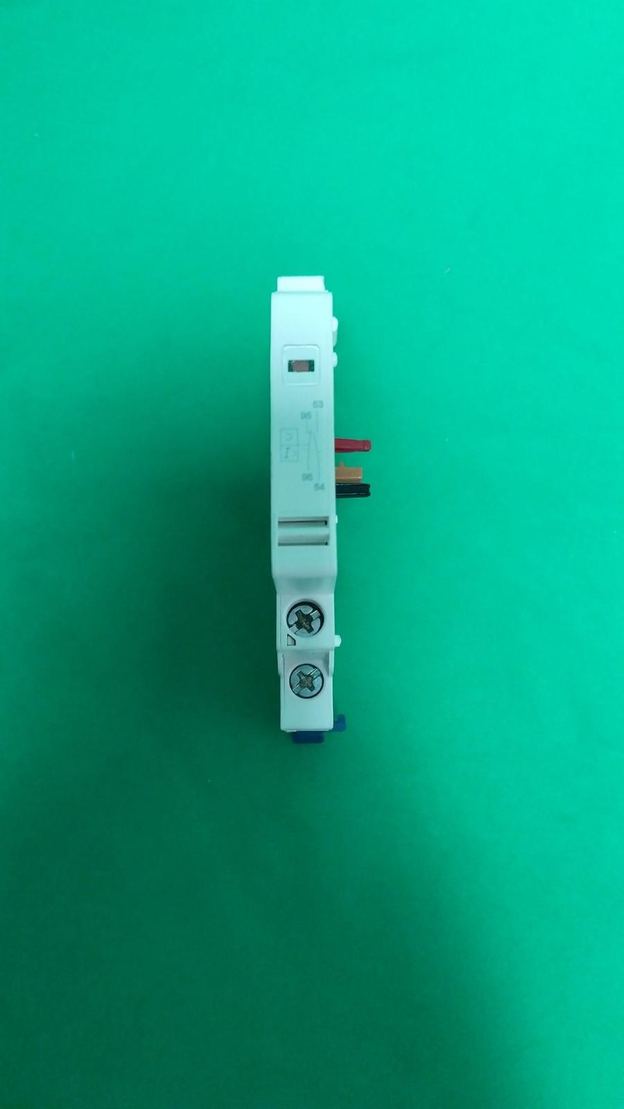 TeSys Deca - auxiliary contact - 1 NO + 1 NC (fault)