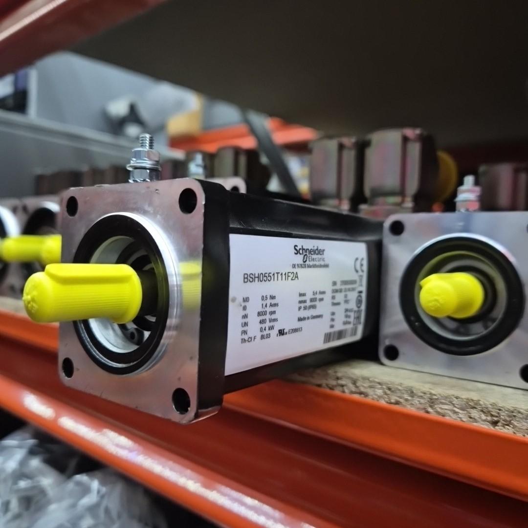 AC servo motor BSH, Lexium 05, 0.5N.m, 8000rpm, keyed shaft, with brake, IP50
