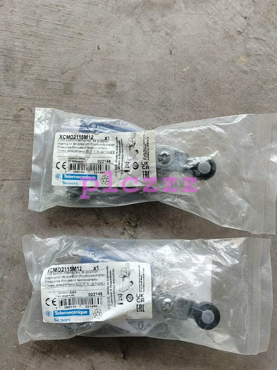 Limit switch, Limit switches XC Standard, XCMD, thermoplastic roller lever, 1C/O, snap, M12