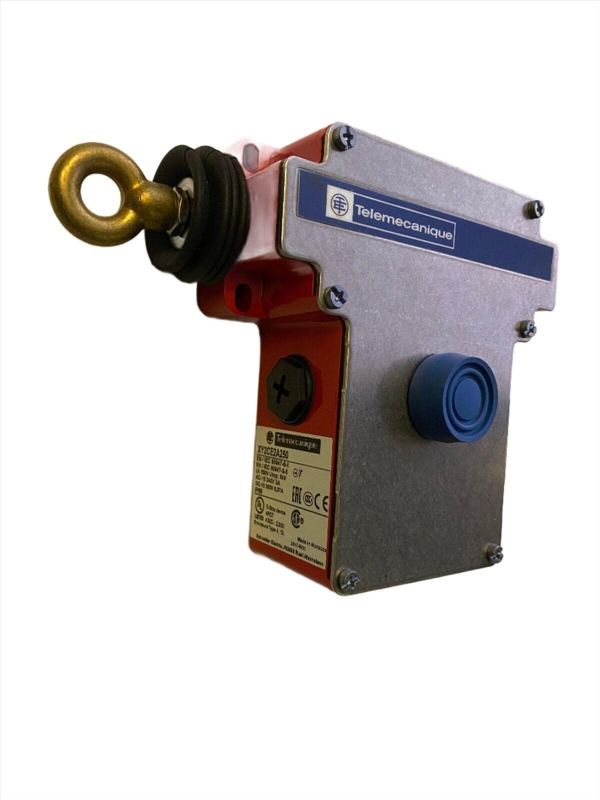 Latching emergency stop rope pull switch, Telemecanique rope pull switches XY2C, e XY2CE, LH side -1NC+1 NO, booted pushbutton