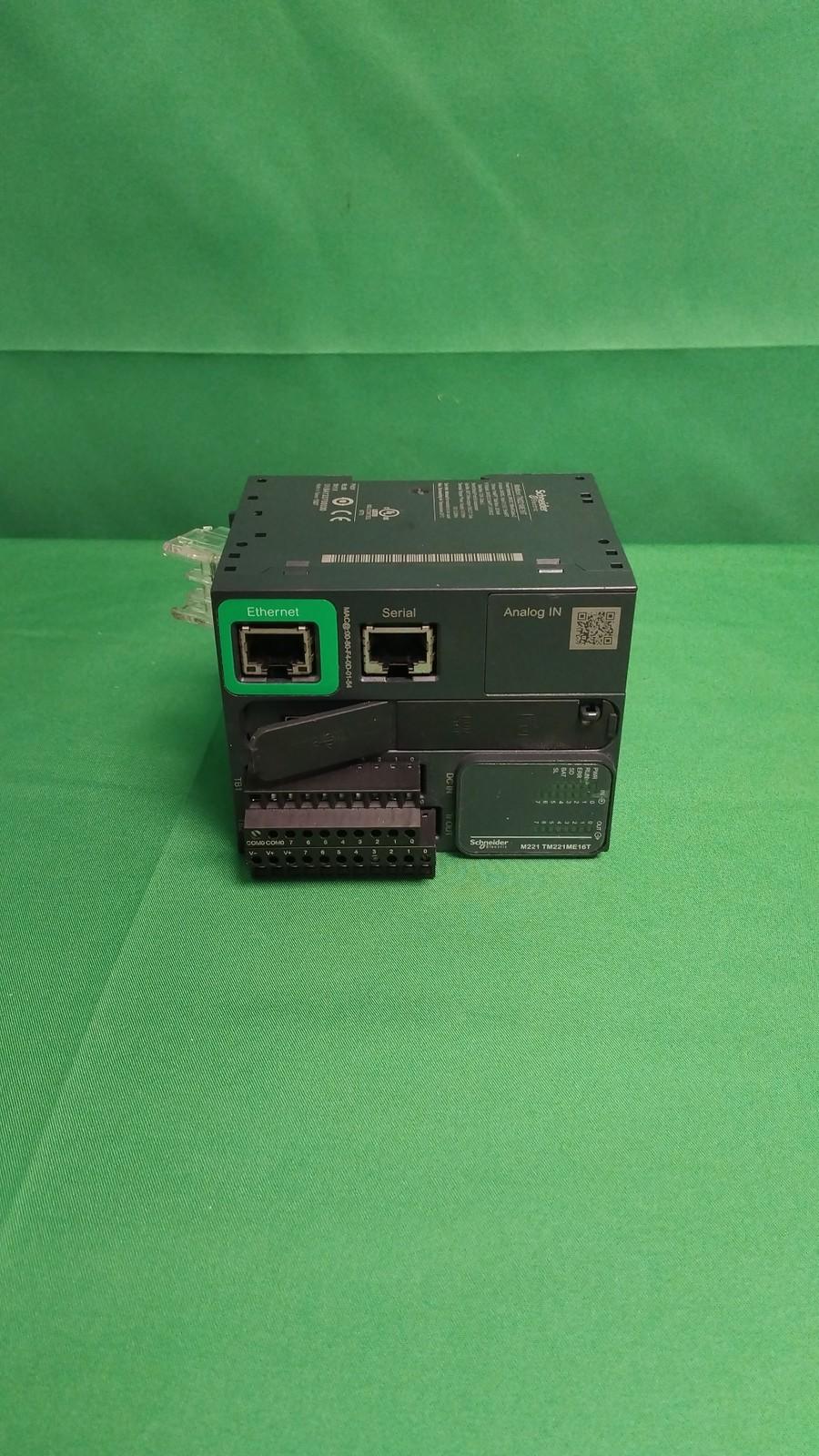 logic controller, Modicon M221, 16 IO, 8 DI, 8 DO, transistor, PNP, Ethernet