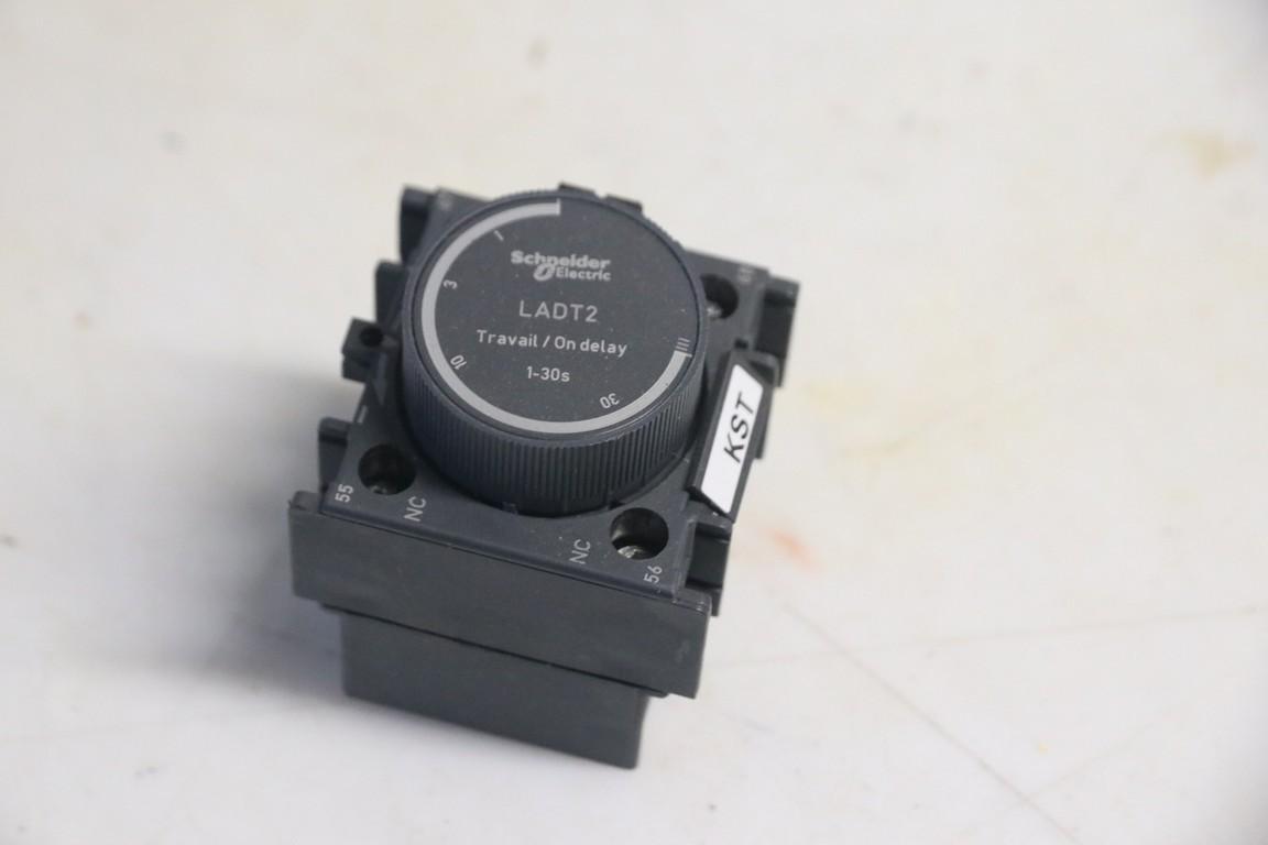 TeSys Deca, pneumatic time delay attachment, on delay, 0.1 to 30 sec, 1 NO and 1 NC, screw clamp terminals