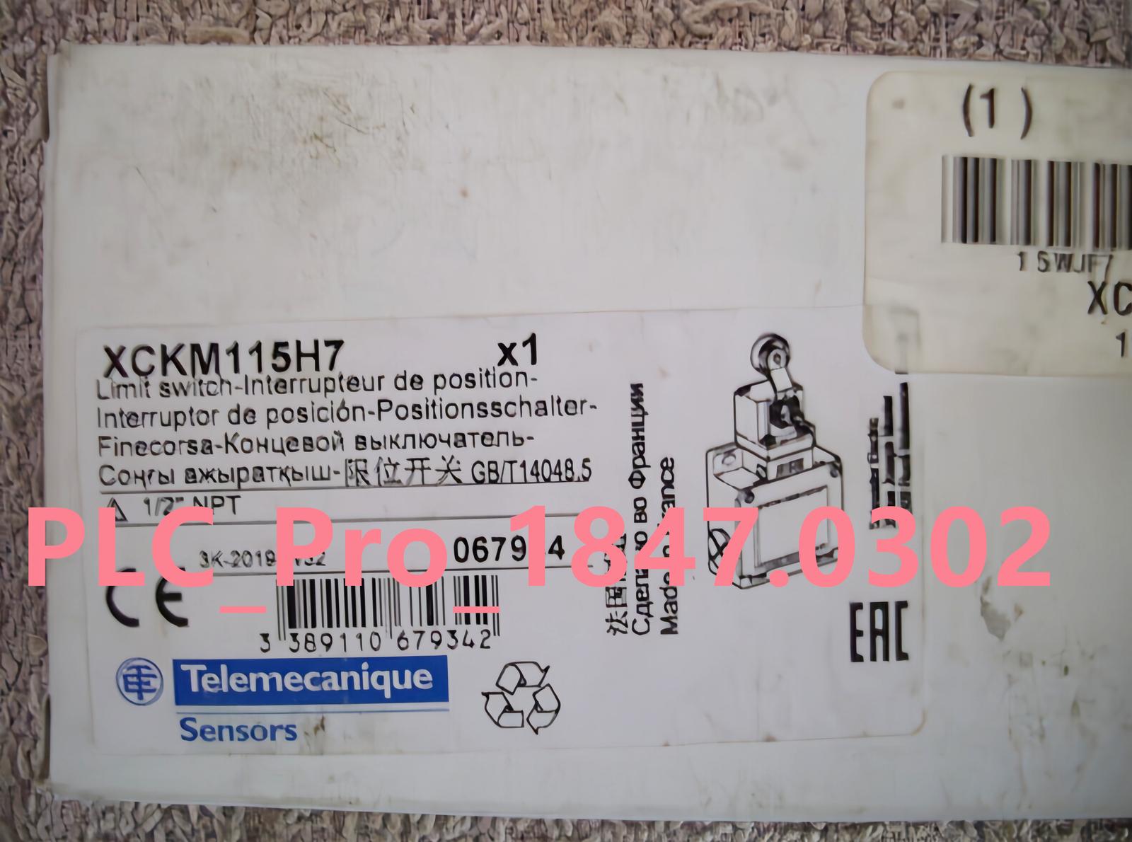 Limit switch, Limit switches XC Standard, XCKM, thermoplastic roller lever, 1NC+1 NO, snap action, 1/2NPT