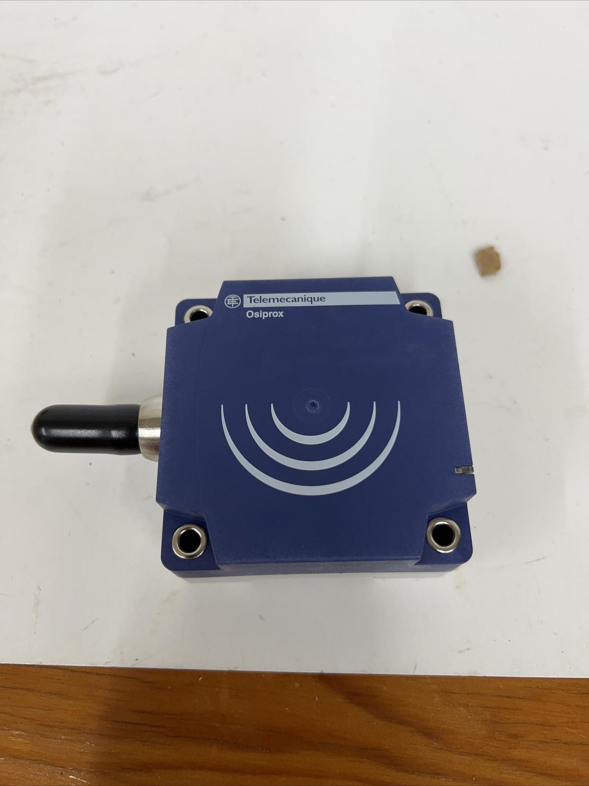 Inductive proximity sensors XS, inductive sensor XS7 80x80x26, PBT, Sn50mm, 10...48 VDC, M12