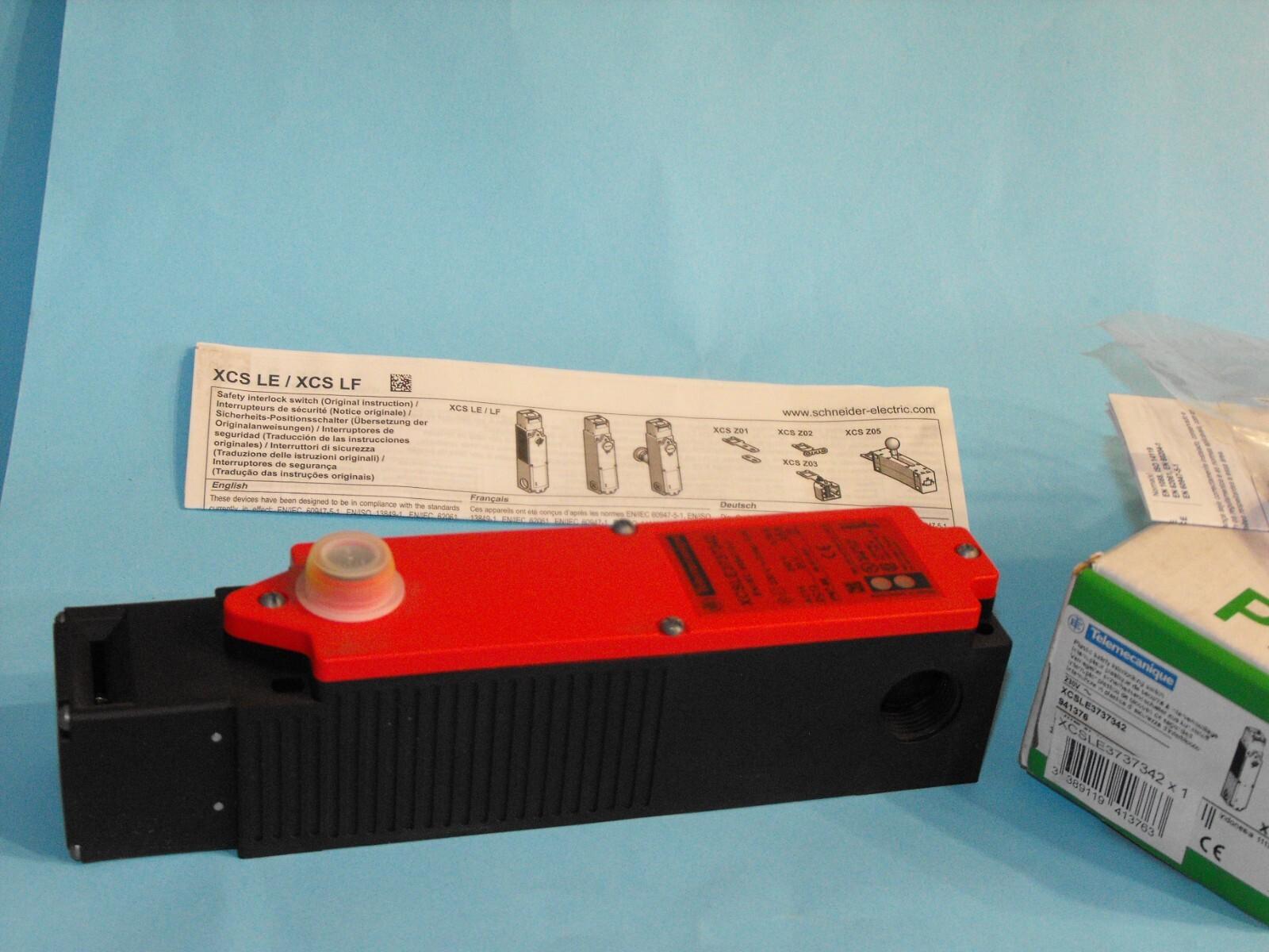 Safety switch, Telemecanique Safety switches XCS, plastic XCSLE, 4NC+2 NO, slow break, 3 entries tapped M20 -230 V