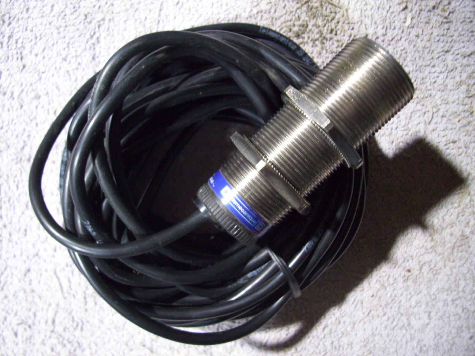Inductive proximity sensors XS, Rotation monitoring, M30, Sn10mm, 120...3000c/mn, 24...240VAC/DC, cable 10 m