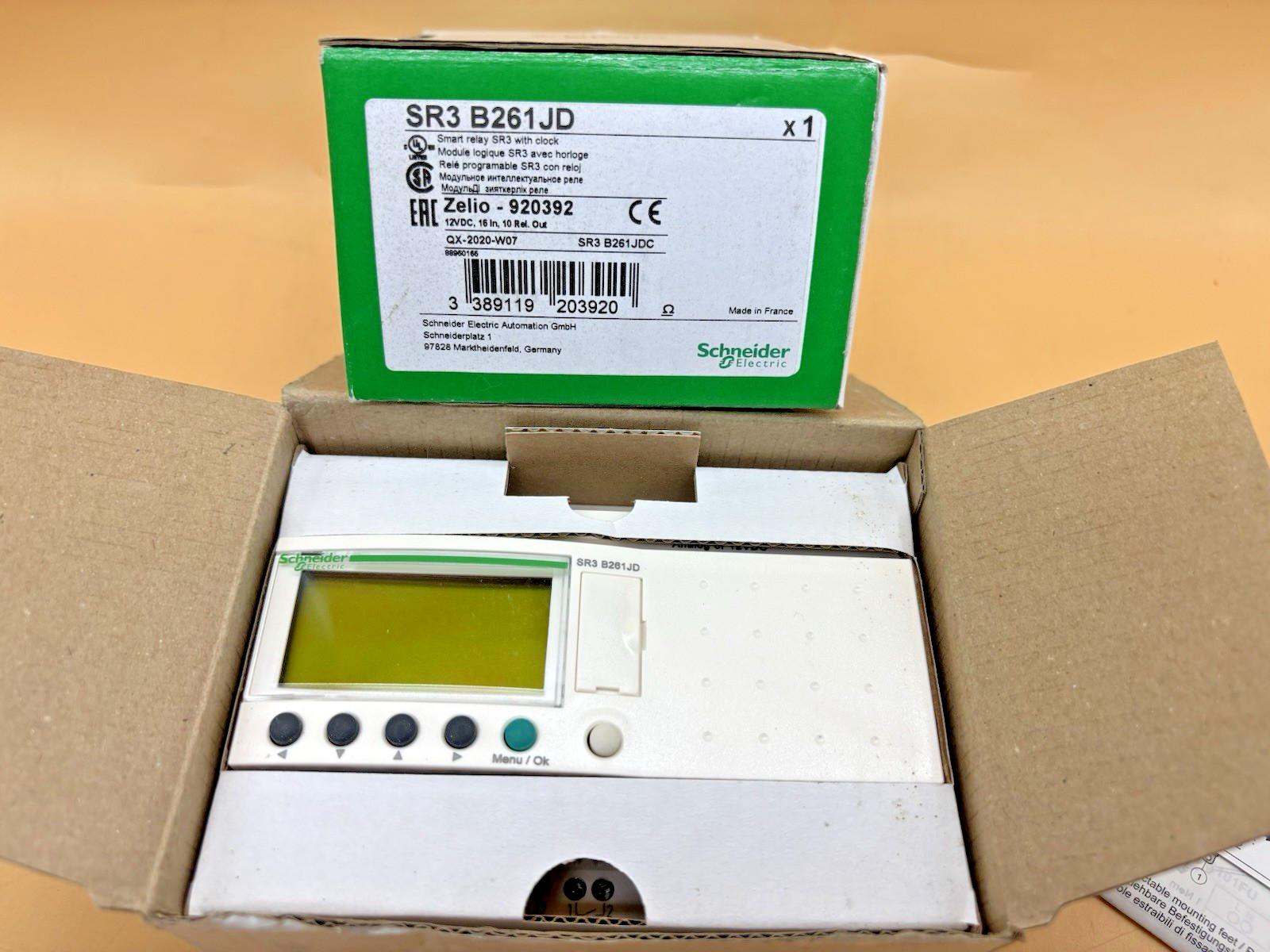 modular smart relay, Zelio Logic SR2 SR3, 26 IO, 12V DC, clock, display