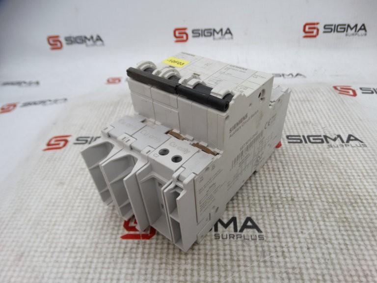 Reversing contactor, TeSys K, 3P, AC-3, lt or eq to 440V 6A, 1 NC, 220 to 230VAC coil