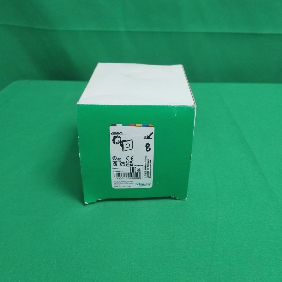 Harmony XB5, black square blanking plug for Ø22 mm hole