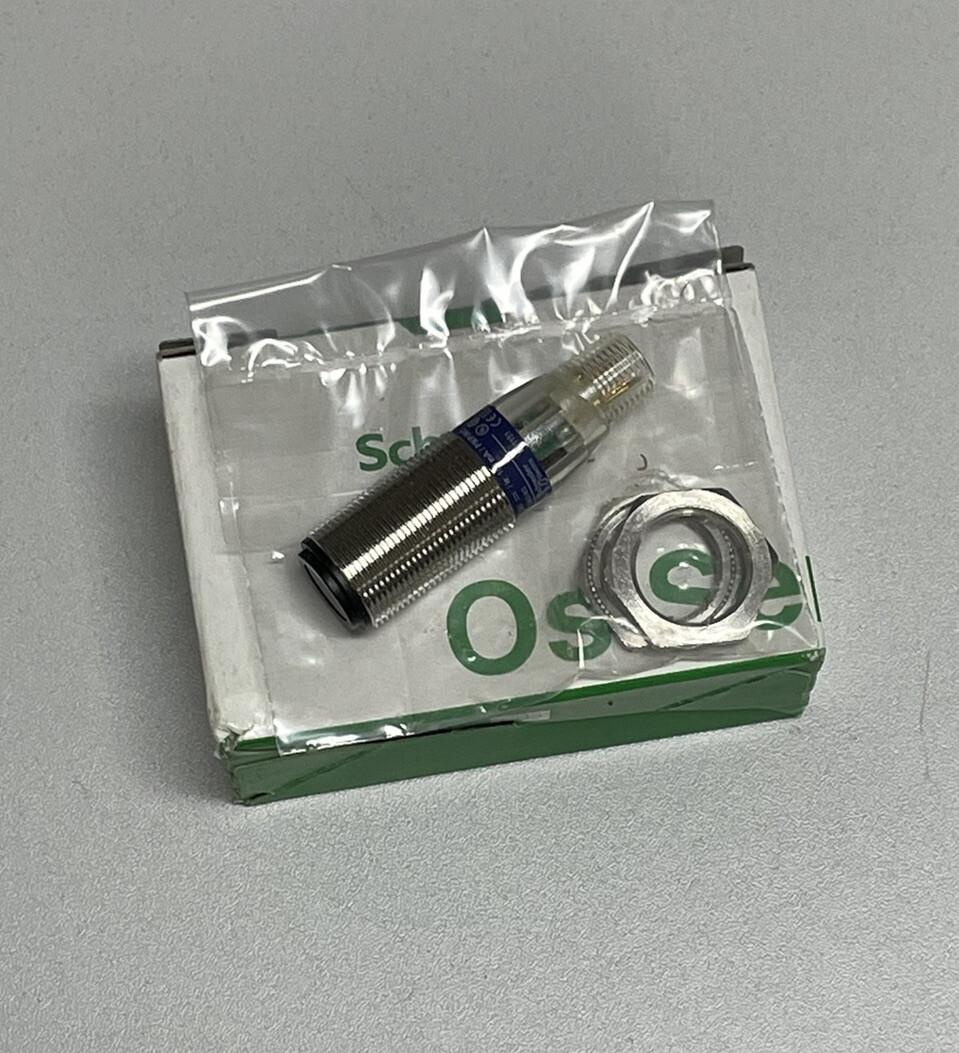 Photoelectric sensors XU, XUB, receiver, Sn 15 m, 12...24 VDC, M12