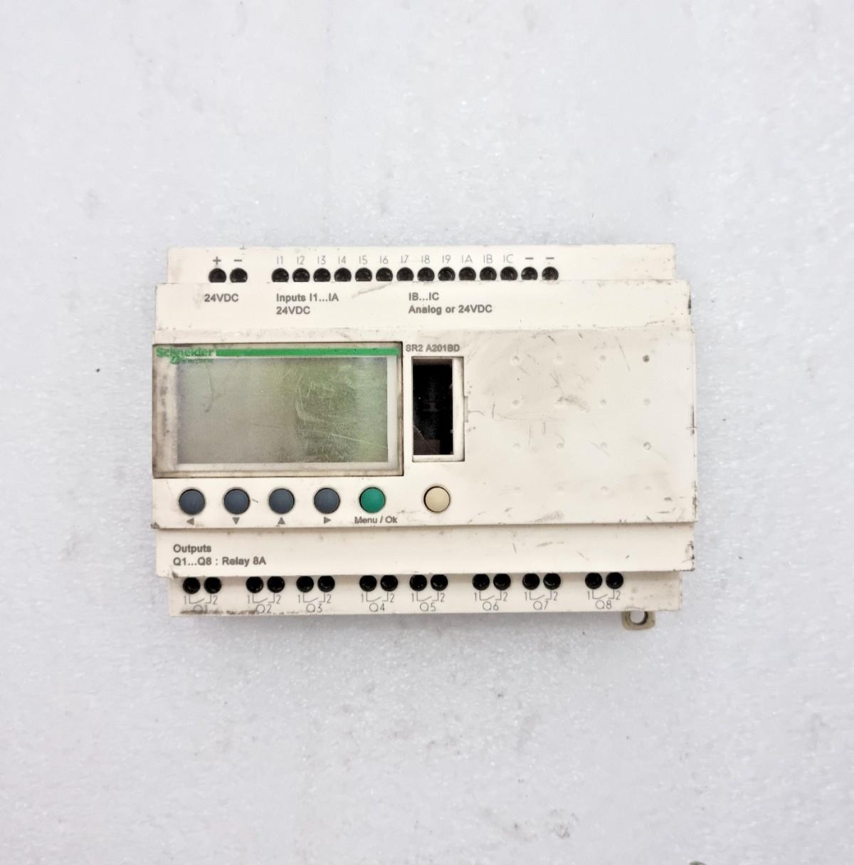 compact smart relay, Zelio Logic SR2 SR3, 20 IO, 24V DC, no clock, display