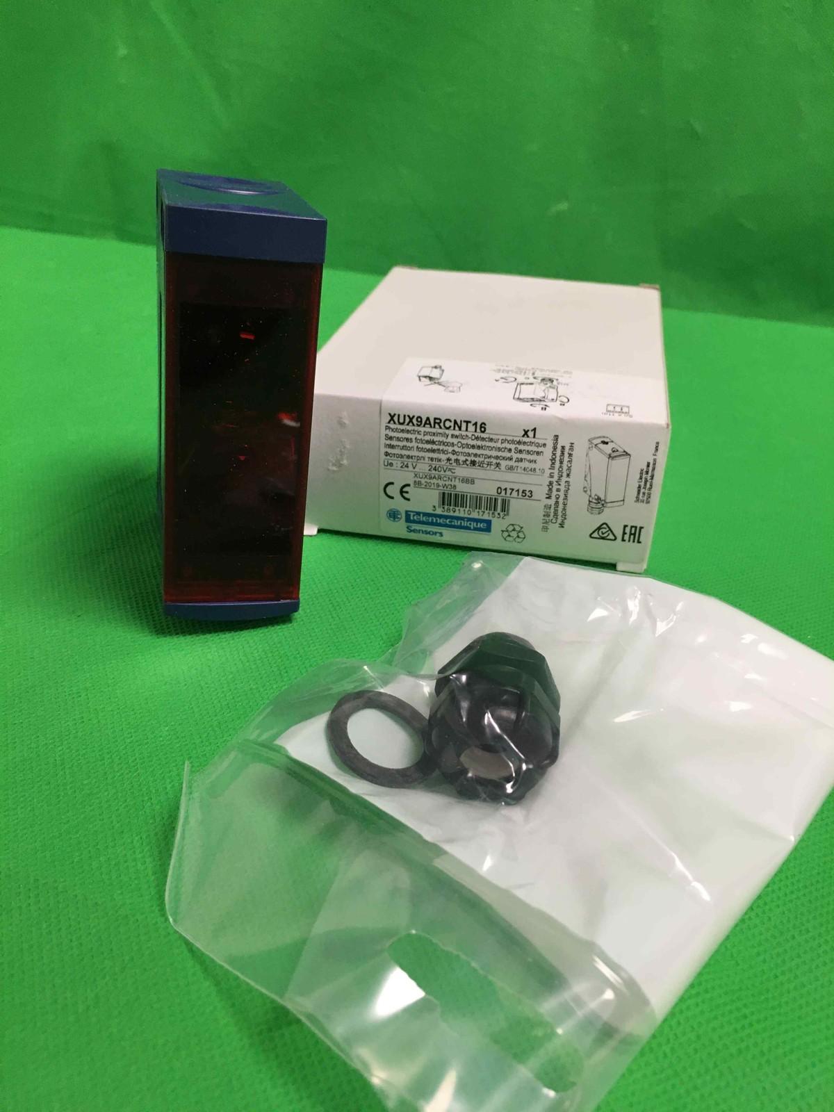 Photoelectric sensors XU, XUX, polarised, Sn 11 m, 24...240VAC/DC, terminals