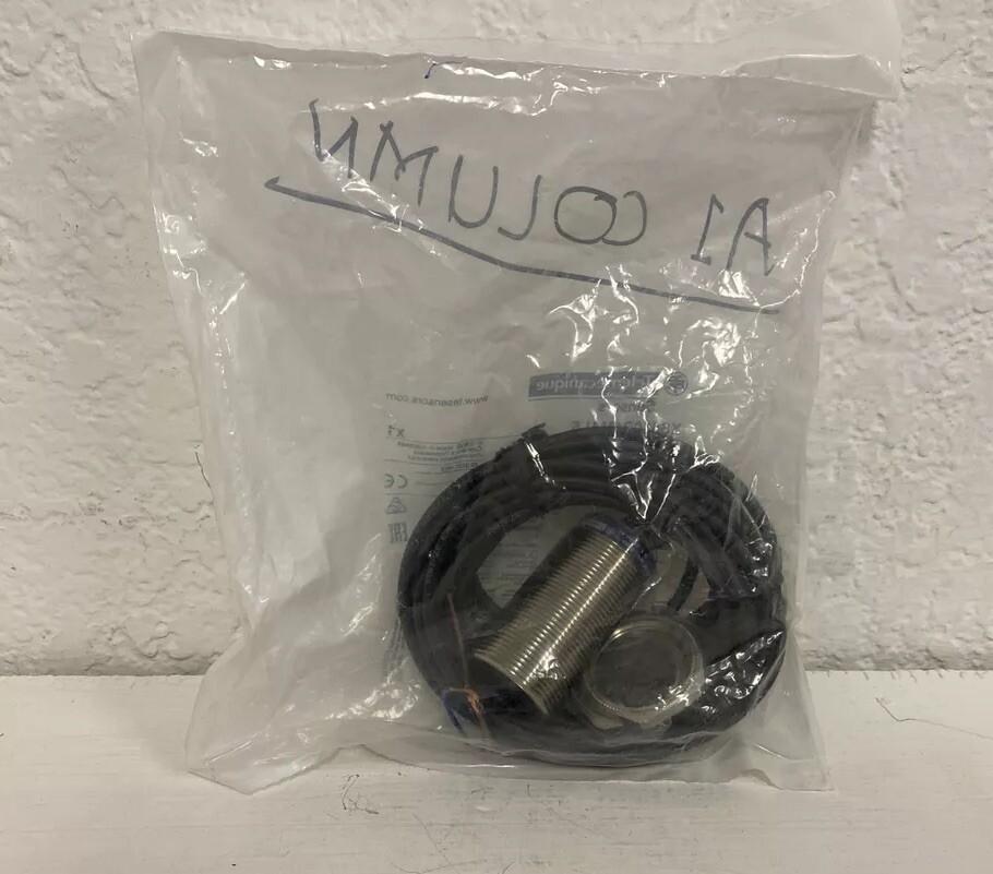 Inductive proximity sensors XS, inductive sensor XS6 M30, L62mm, brass, Sn15mm, 24...240VAC/DC, cable 5 m
