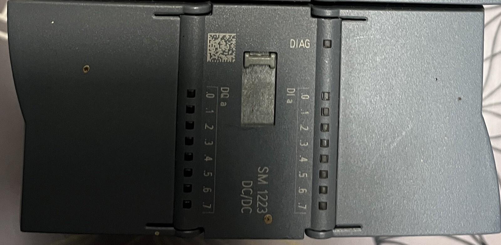 DIGITAL I/O SM 1223, 8DI/8DO-PE11081100