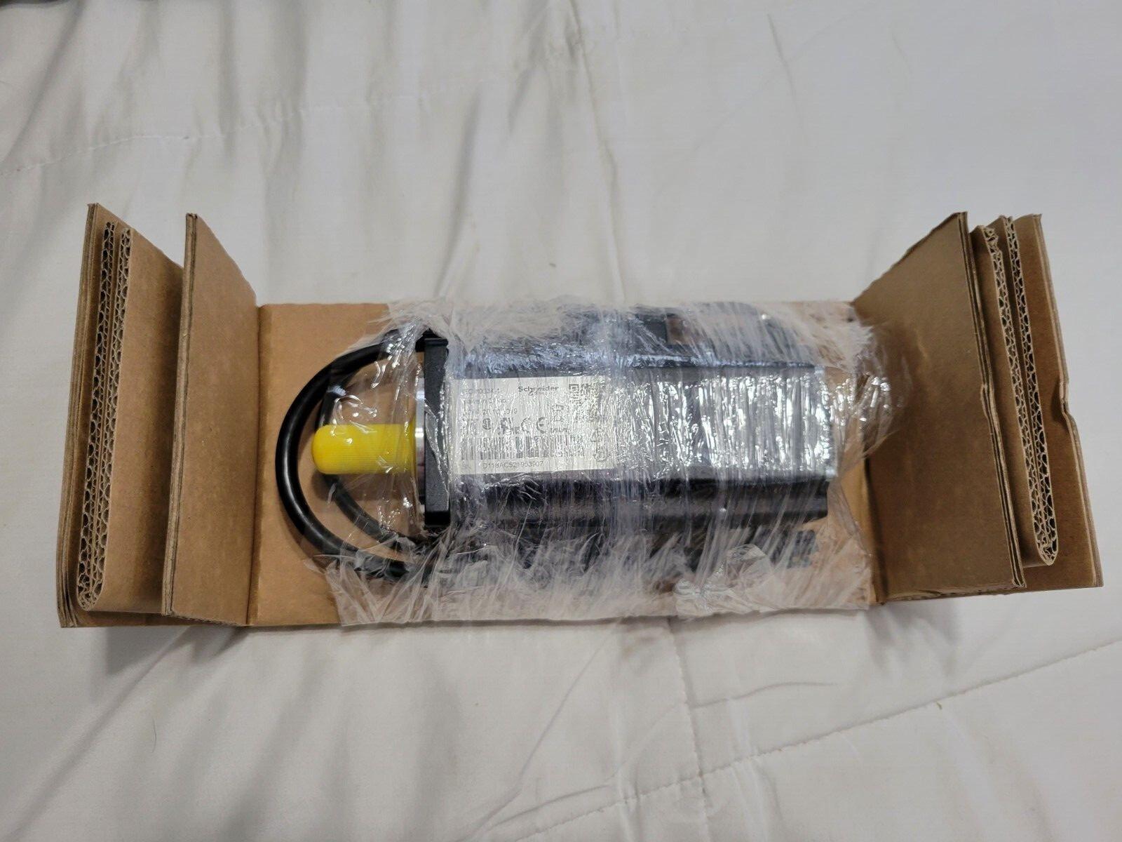 servo motor BCH, Lexium 28, 60mm, 400W, 0.27kg.cmÂ², without oil seal, with key, leads connection