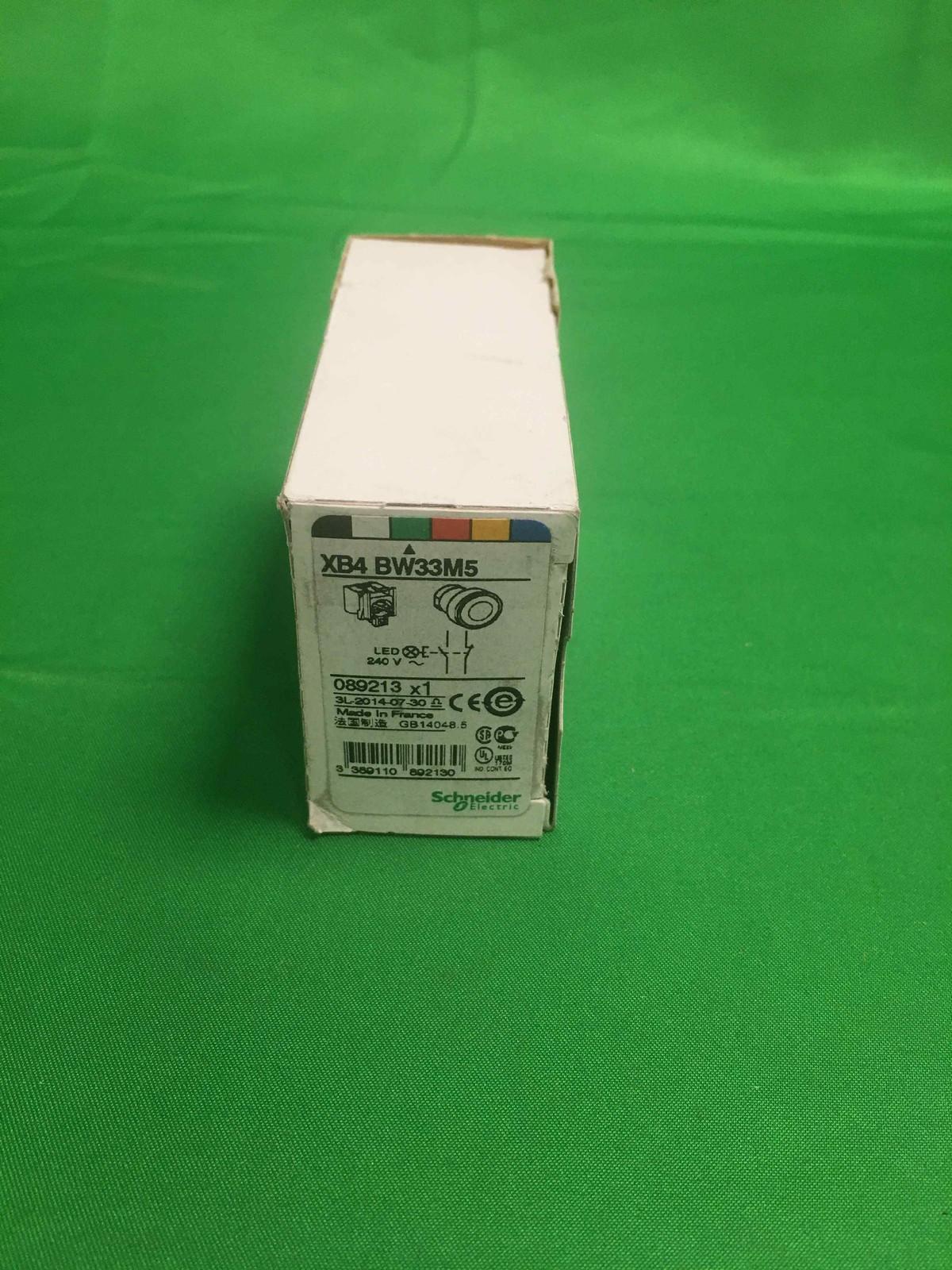 Illuminated push button, Harmony XB4, metal, green flush, 22mm, universal LED, plain lens, 1NO + 1NC, 230...240V AC