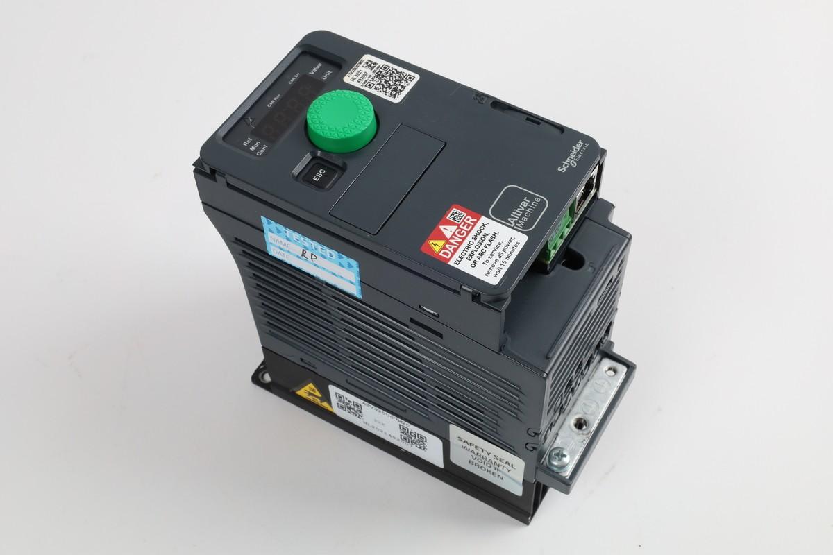 variable speed drive, Altivar Machine ATV320, 0.75kW, 200 to 240V, 1 phase, compact