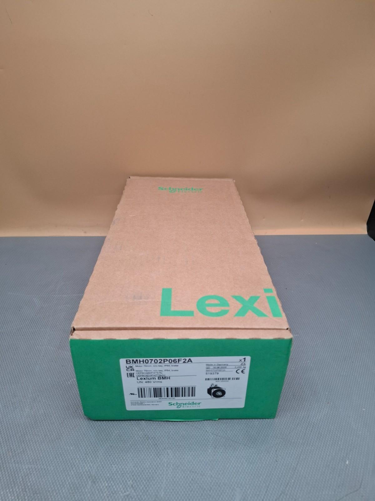 servo motor BMH, Lexium 32, 2.5Nm, 8000rpm, untapped shaft, with brake, IP54, 16bit encoder, 3 phases