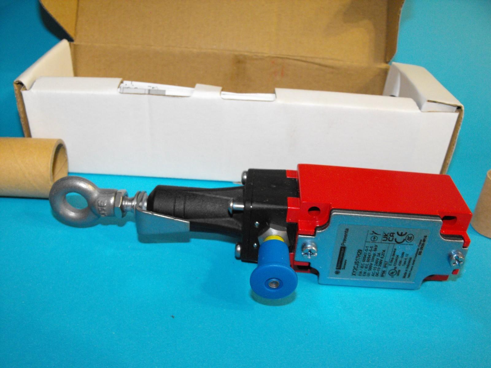 Latching emergency stop rope pull switch, Telemecanique rope pull switches XY2C, e XY2CJ, straight, 1NC+1 NO, ISO M20