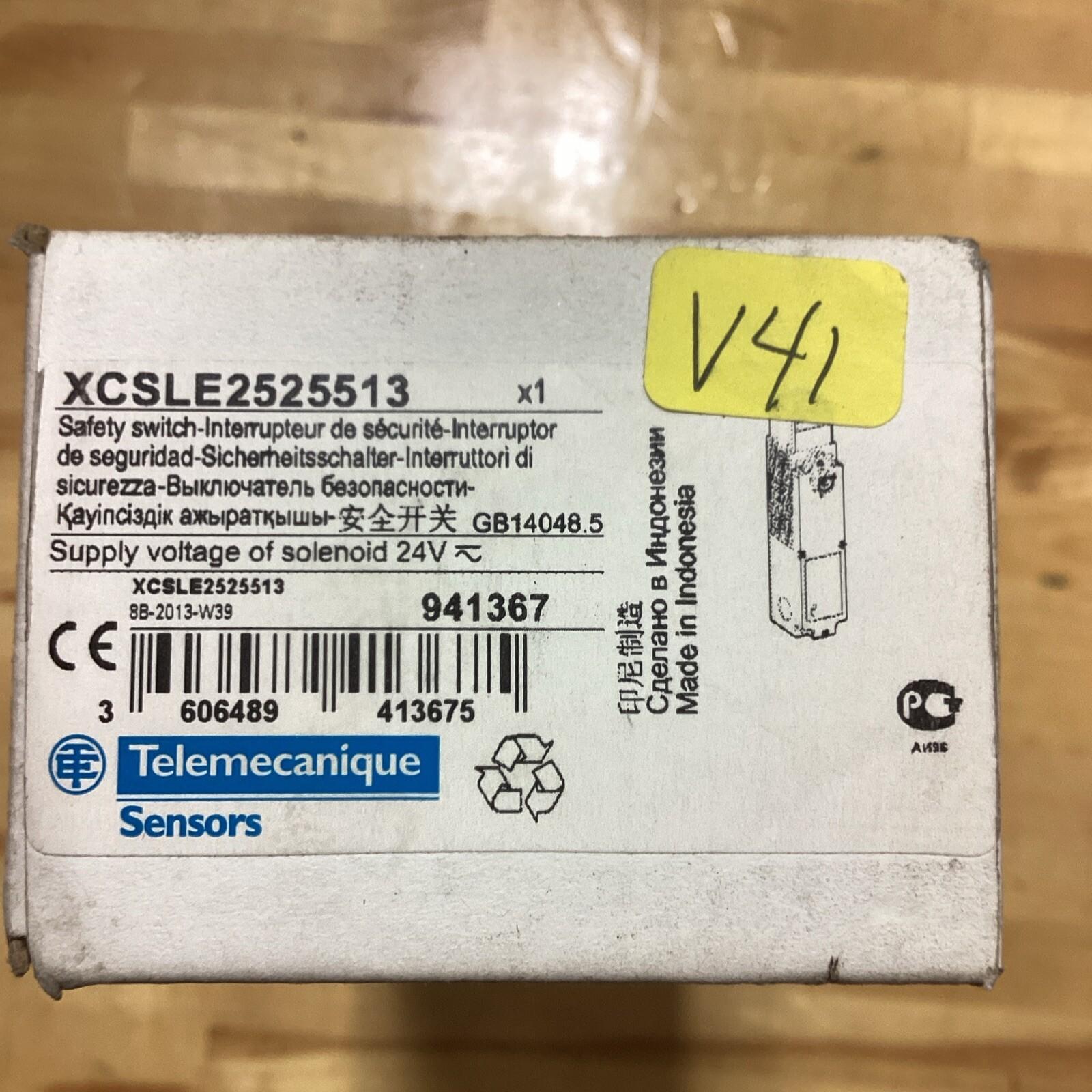Safety switch, Telemecanique Safety switches XCS, plastic XCSLE 2NC+2 NO, slow break, 3 entries tapped 1/2" NPT -24 V