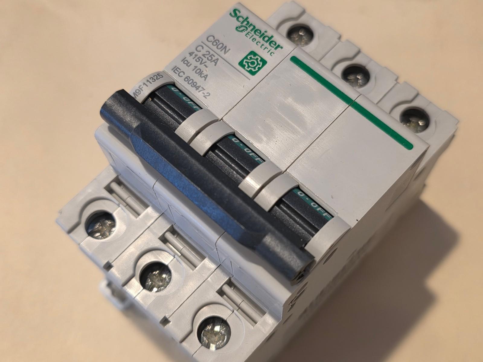 Miniature circuit breaker (MCB), Multi9 C60N, 3P, 25A, C curve, 10kA (IEC/EN 60947-2)