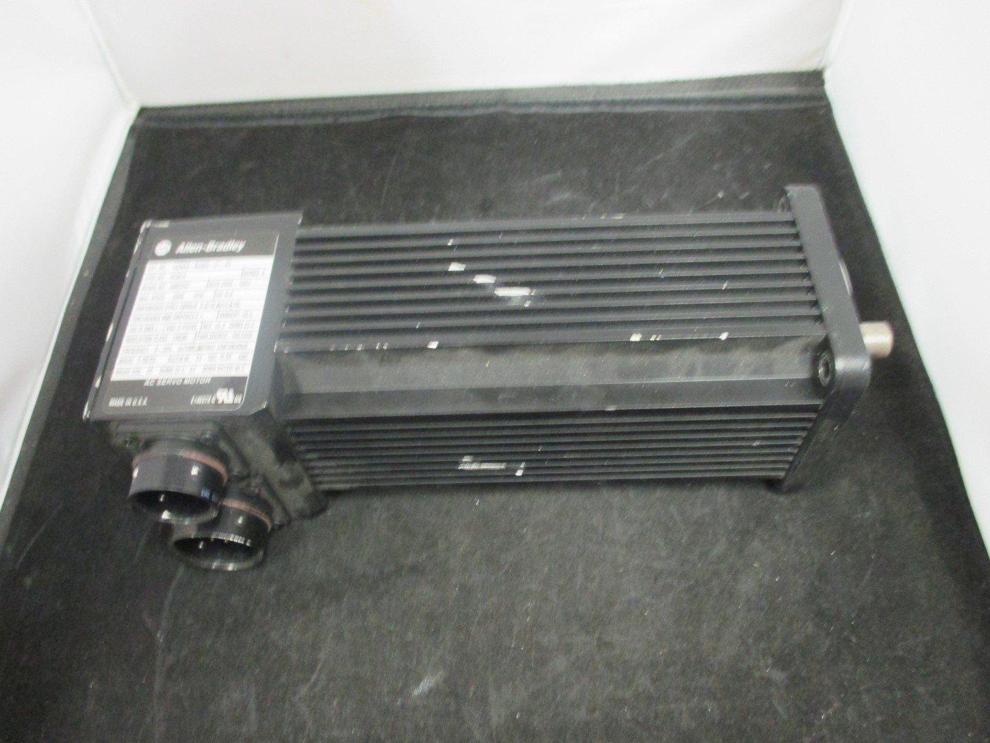 1326AS-B330H-21-K3 SER.A AC Servo Motor 0.9kW