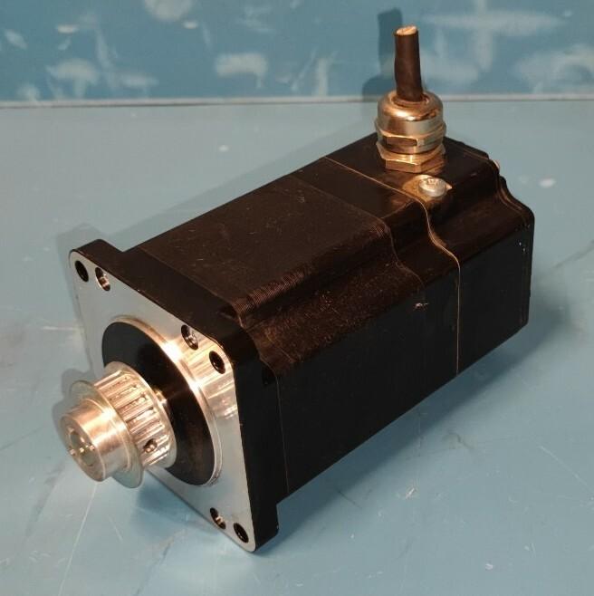 3-phase stepper motor - 4.8 Nm - shaft Ã˜ 12mm - L=98mm - w/o brake - term box