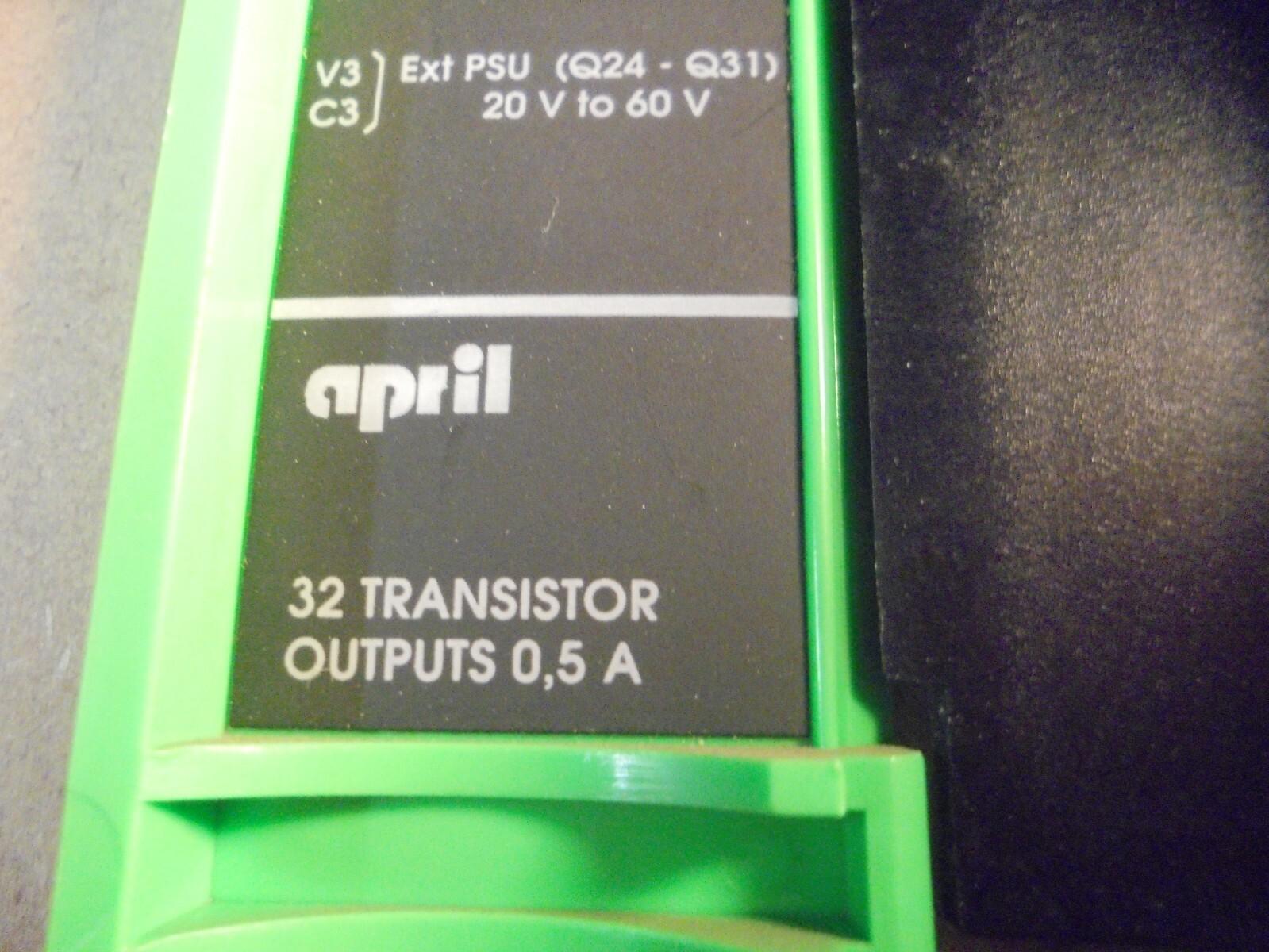 QDB3205 32 sorties transistors