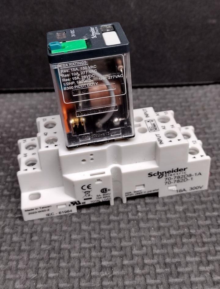Socket, General Purpose Relays, for 782 relays, DPDT, 8 pins, screws clamp terminals, 16A, 300V
