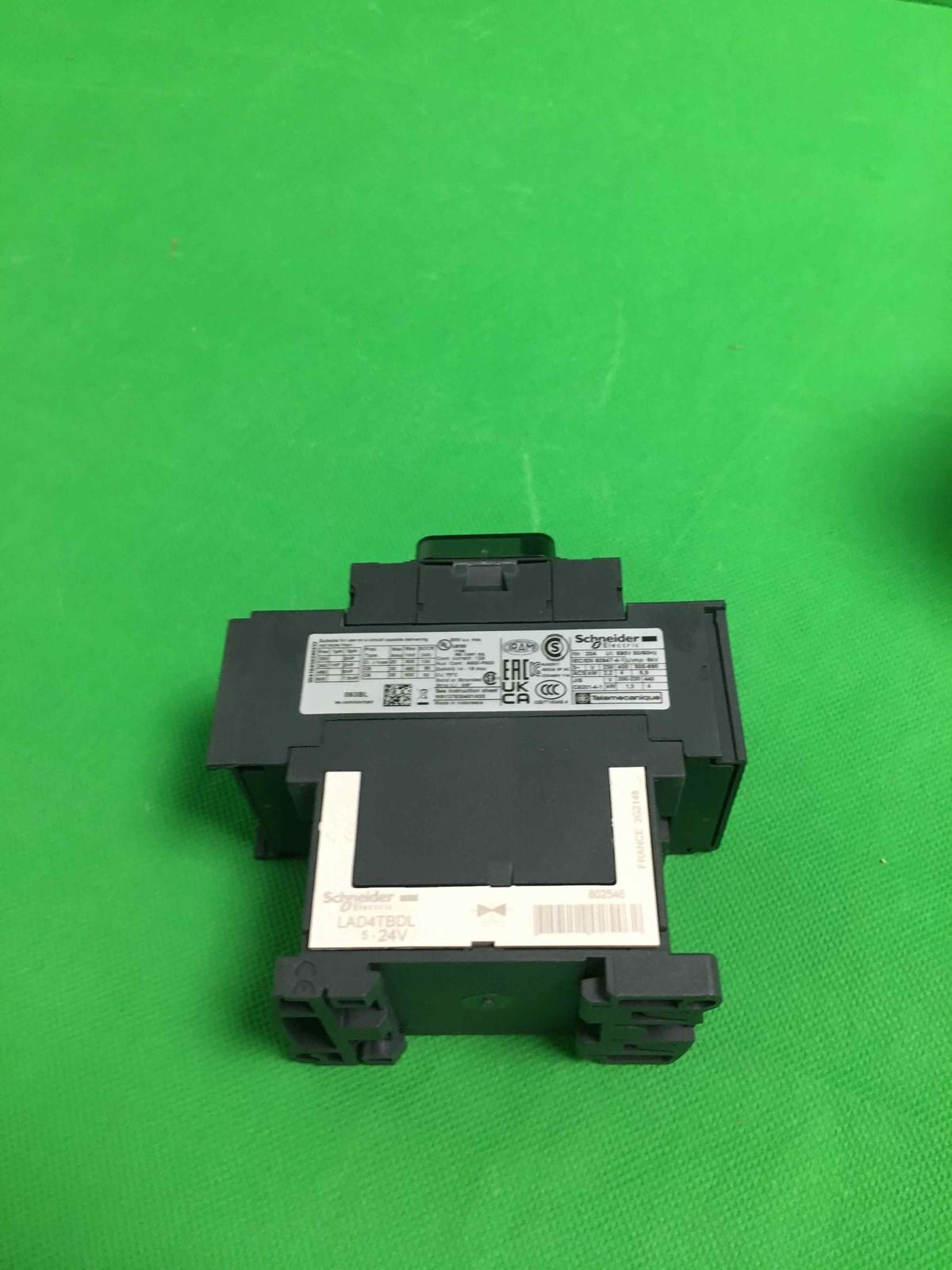 Limit switch head, Limit switches XC Standard, ZCKD, thermoplastic roller lever plunger horizontal direction