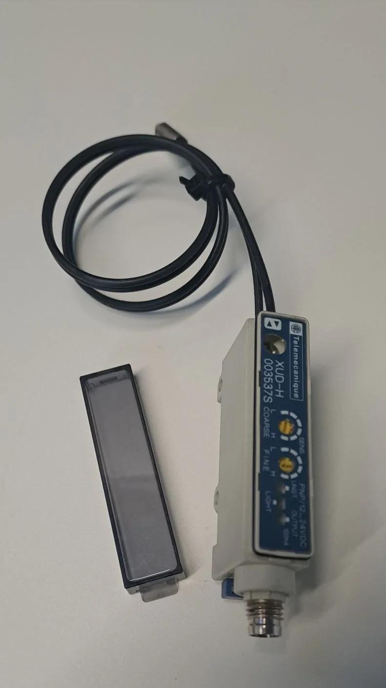 XUDH003537S TÉLÉMÉCANIQUE XUD-H003537S AMPLIFICATEUR FIBRE OPTIQUE