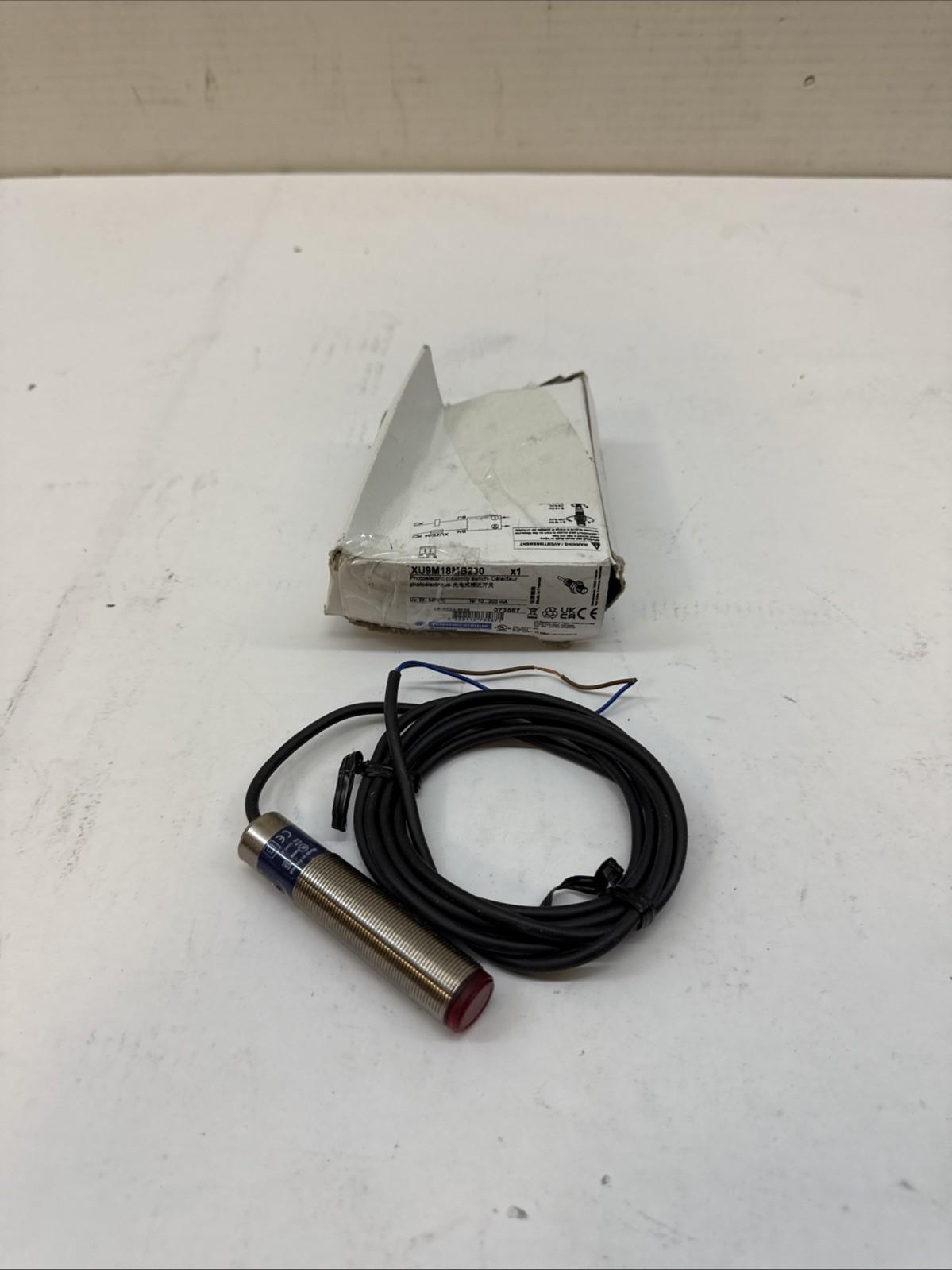 Photoelectric sensors XU, XU9, polarised, Sn 2 m, 24...240VAC/DC, cable 2 m