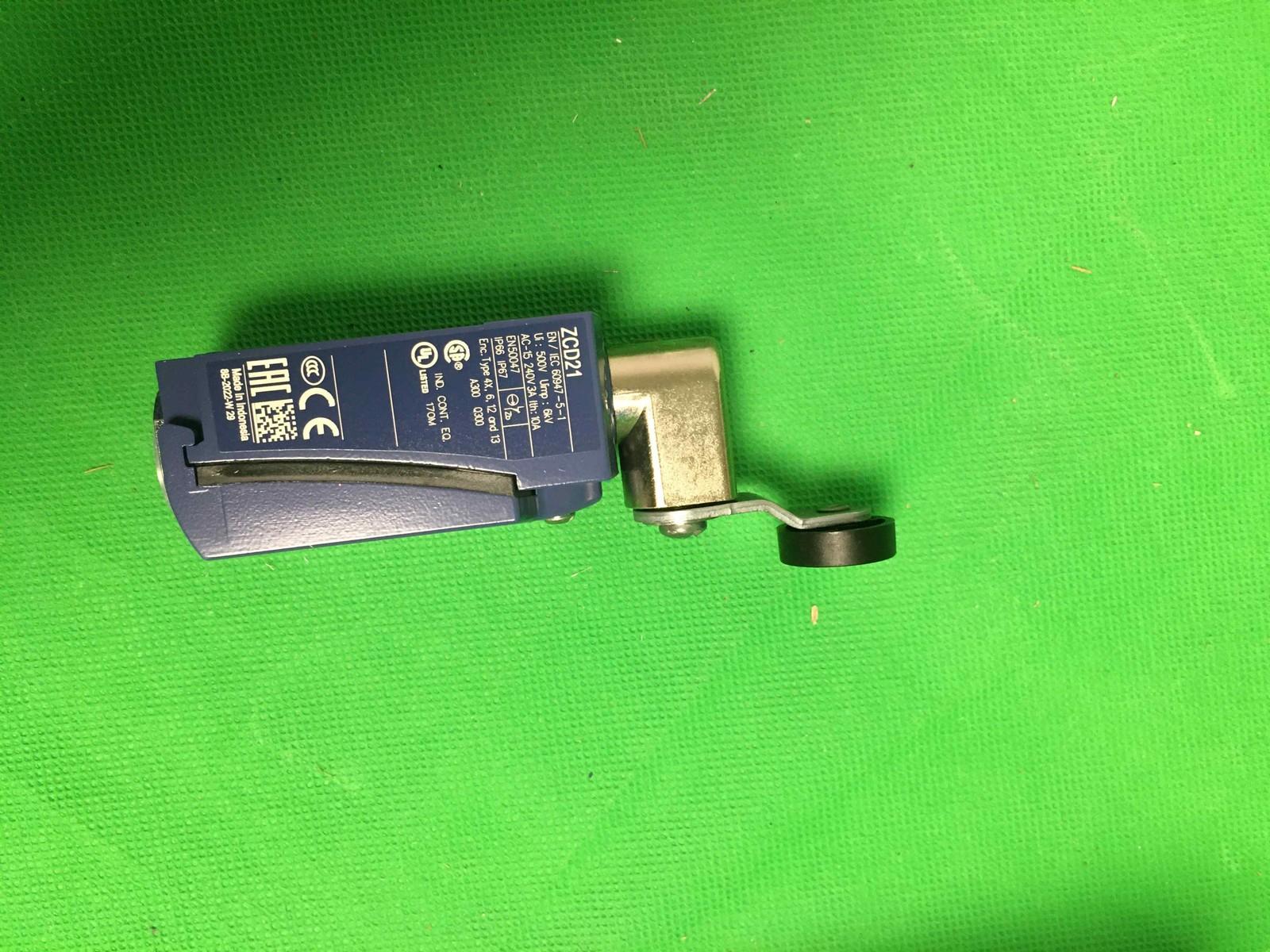 Limit switch, Limit switches XC Standard, XCKD, thermoplastic roller lever, 1NC+1 NO, snap, M16