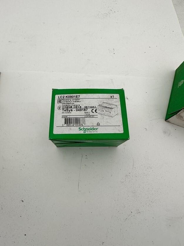 Reversing contactor, TeSys K, 3P, AC-3, lt or eq to 440V 9A, 1 NC, 48VAC coil
