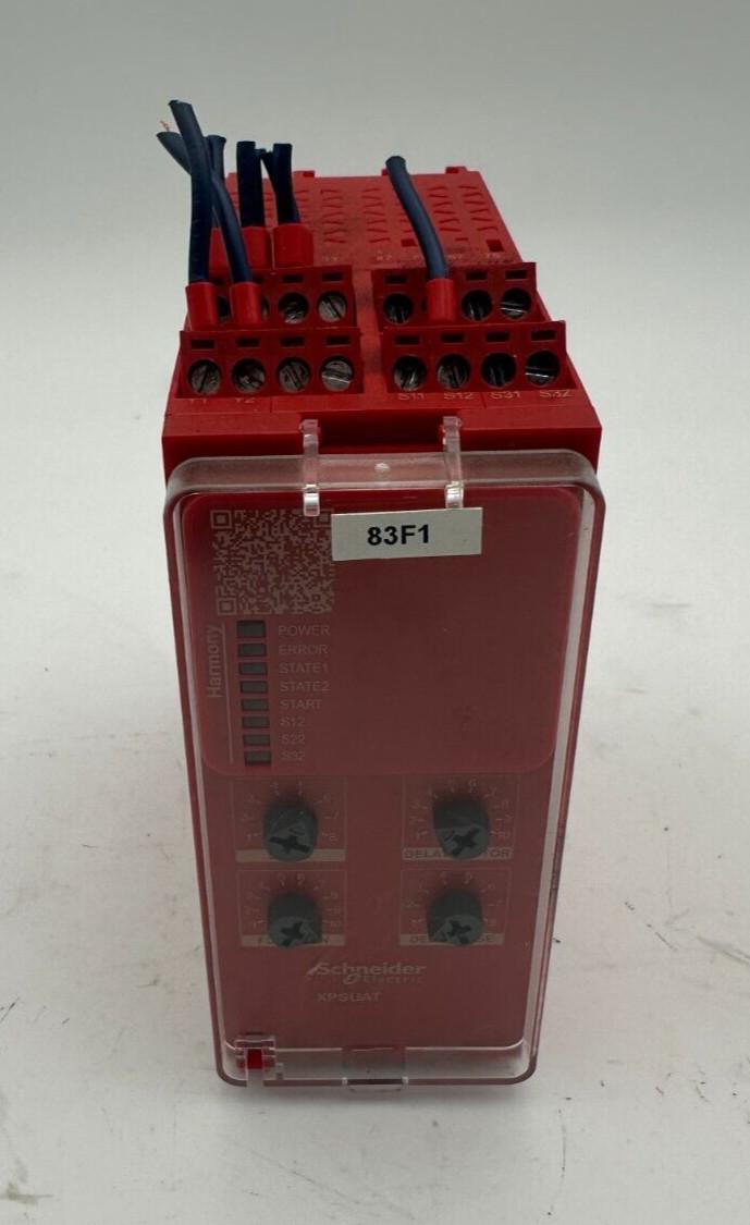 safety module, Harmony XPSU, Cat4, features XPSUAK with delayed outputs, 24V AC or DC, screw
