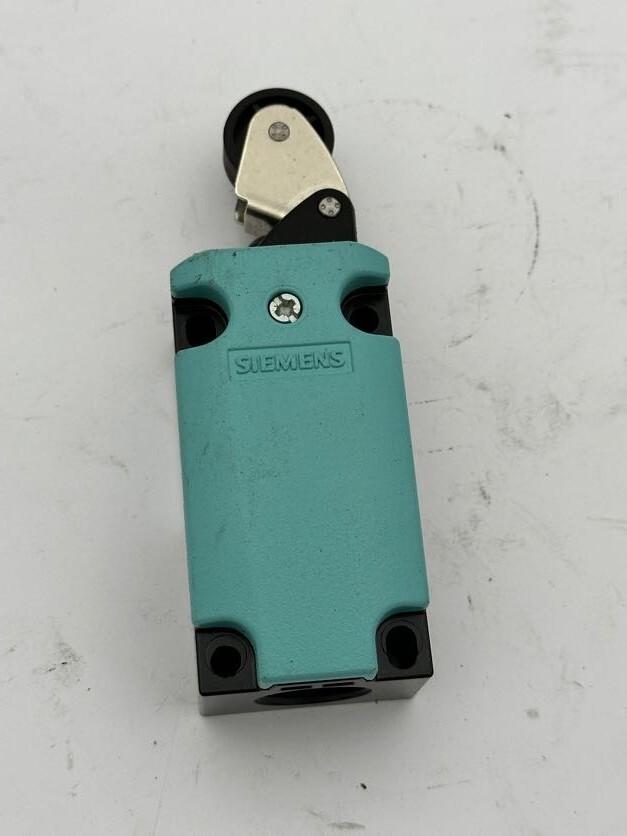 LIMIT SW, ROLLER LEVER, 1NO+1NC, SNAP, M20