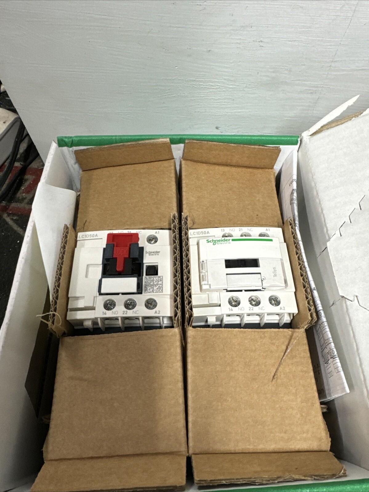 TeSys Deca reversing contactor - 3P(3 NO) - AC-3 - <= 440 V 65 A - 200 V AC coil