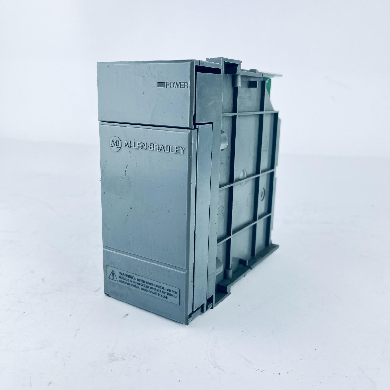 BRADLEY 1746-P1 SLC 500 POWER SUPPLY boîtier cassé