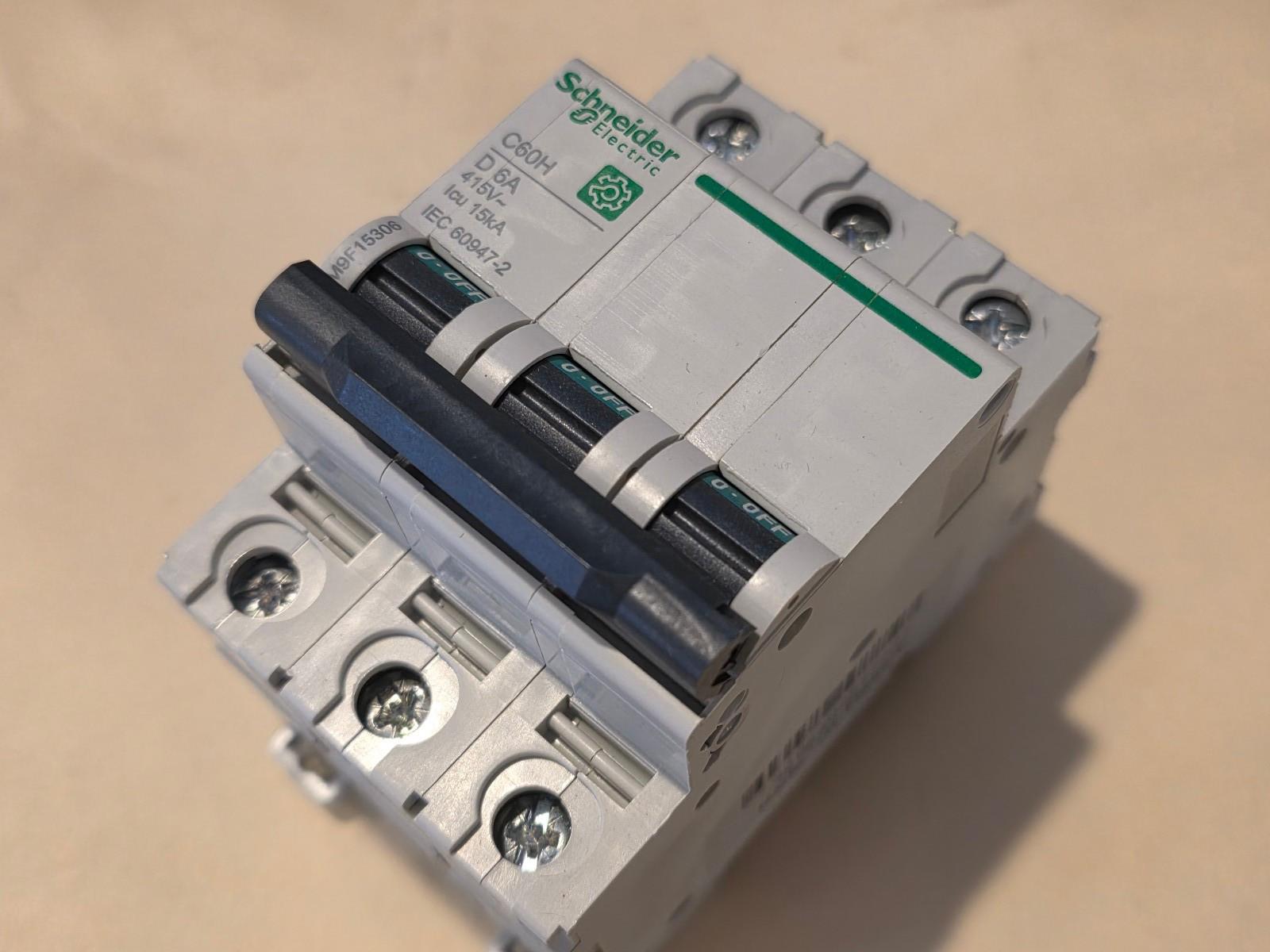 Miniature circuit breaker (MCB), Multi9 C60H, 3P, 6A, D curve, 15kA (IEC/EN 60947-2)