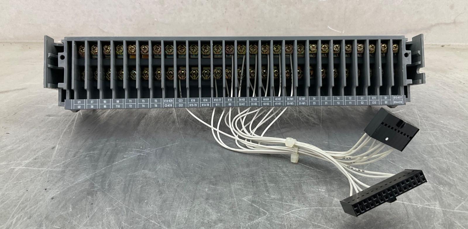 Sliding contacts for moving part