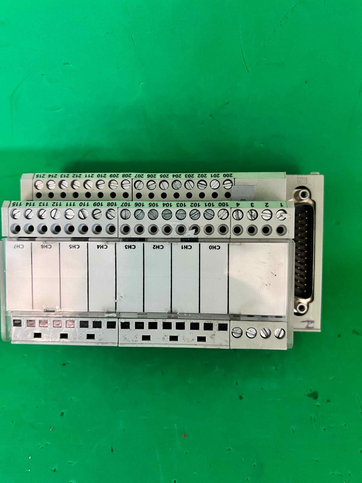 connection sub-base ABE7 - for passive distribution of 8 channels