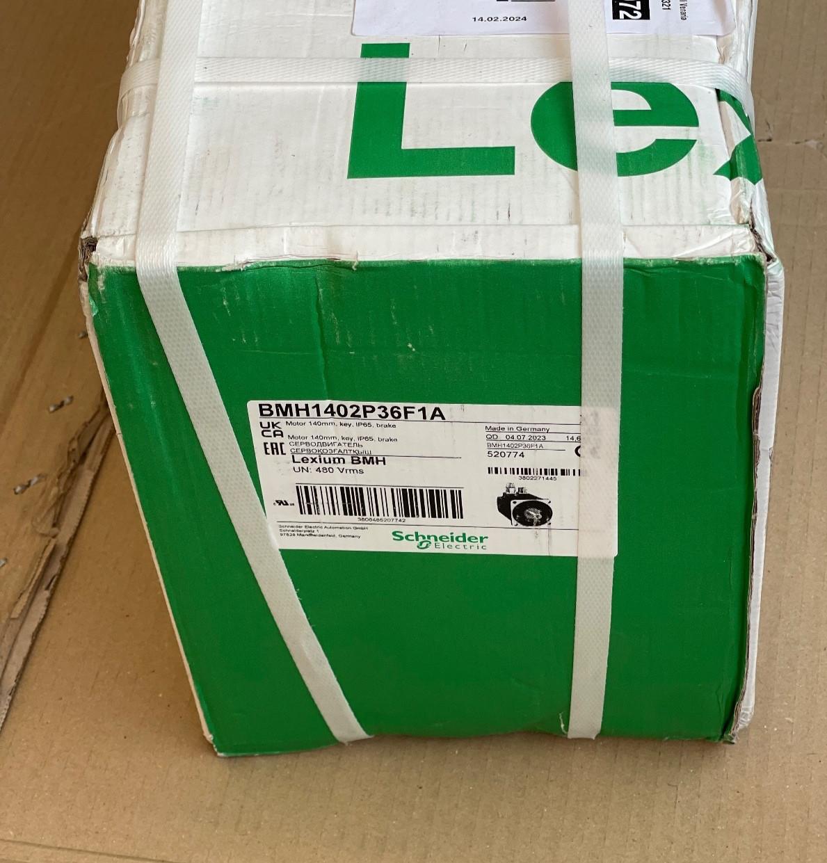 servo motor BMH, Lexium 32, 18.5Nm, 4000rpm, keyed shaft, with brake, IP65, IP67, 16bit encoder, straight