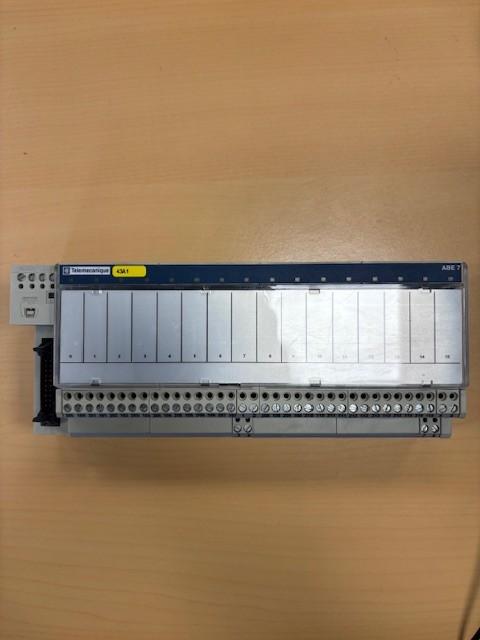 Sub-base with plug-in electromechanical relay ABE7 - 16 channels - relay 10 mm