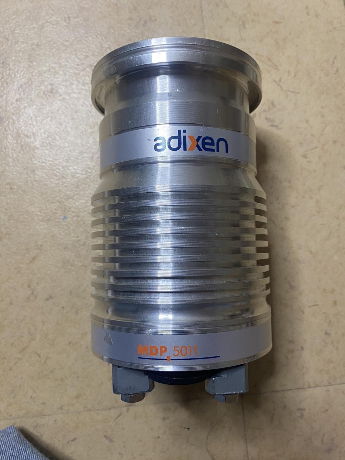 Pompe de traînée turbomoléculaire 5011 Alcatel Adixen avec Vacuum PFEIFFER