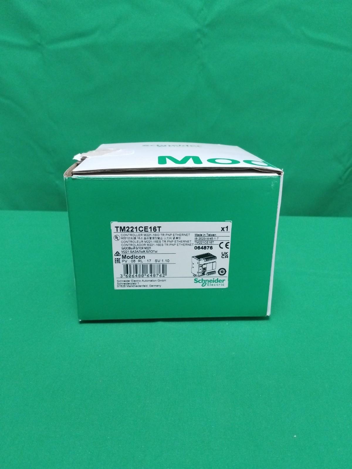 logic controller, Modicon M221, 16 IO, 9 DI, 7 DO, transistor, PNP, Ethernet