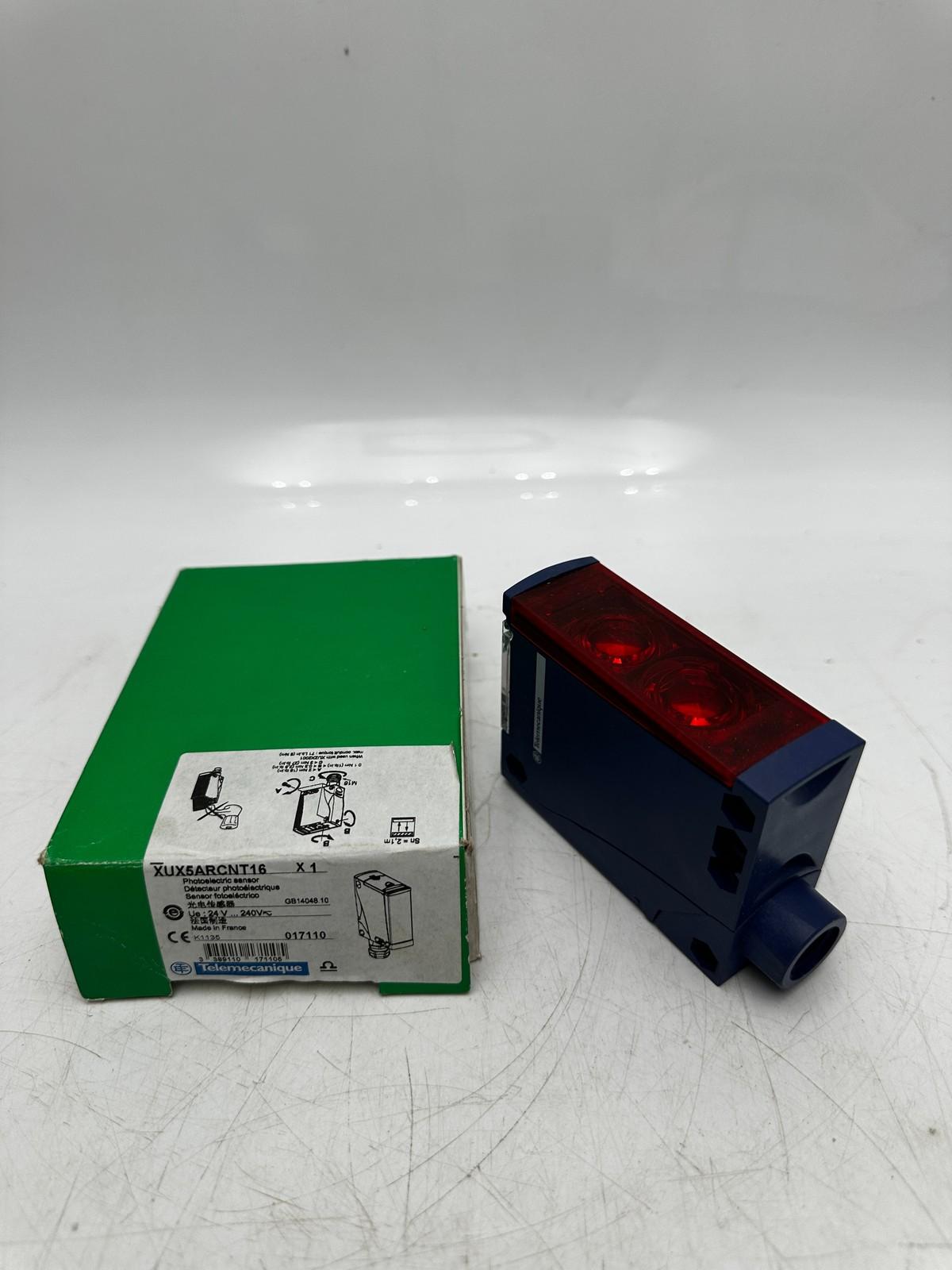 Photoelectric sensors XU, XUX, diffuse, Sn 2.1 m, 24...240VAC/DC, terminals