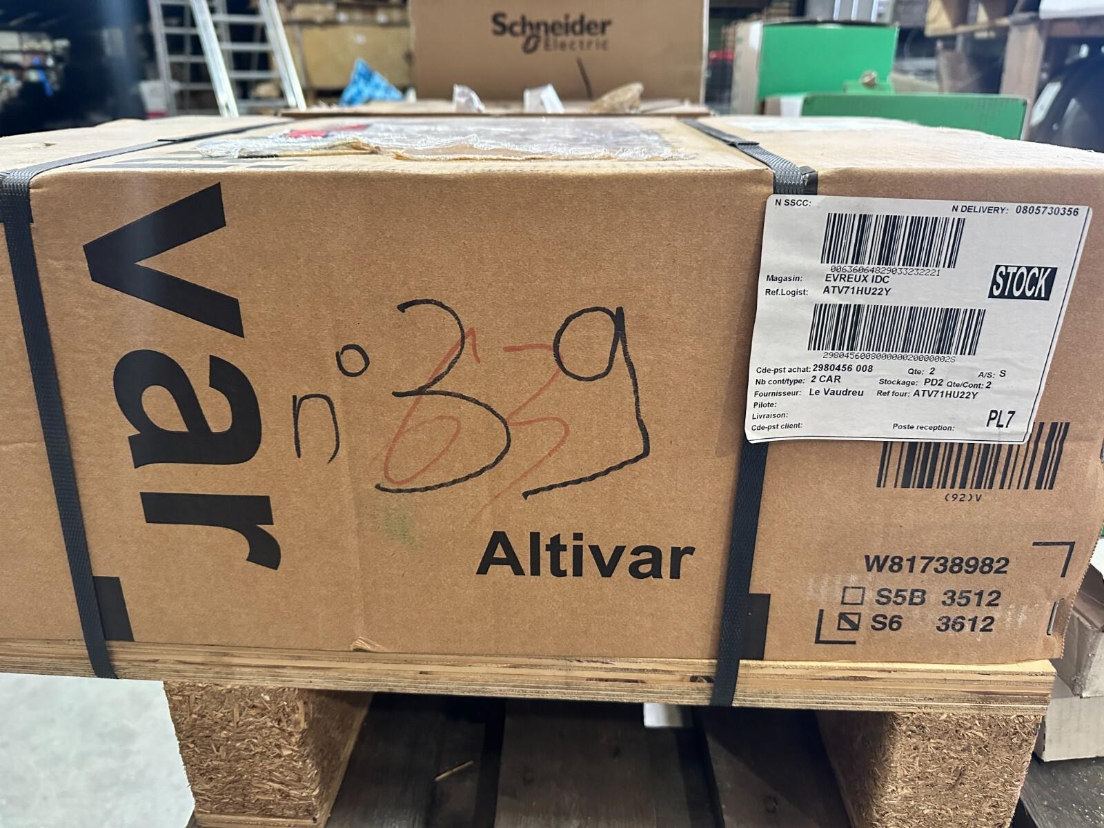 ATV71HU22Y Variable speed drive ATV71 S6 3612